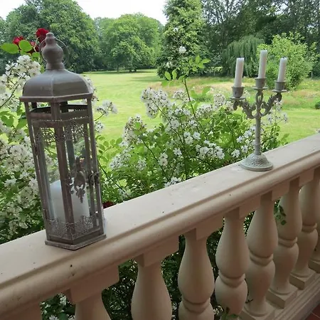 Schloss Гостевой дом *